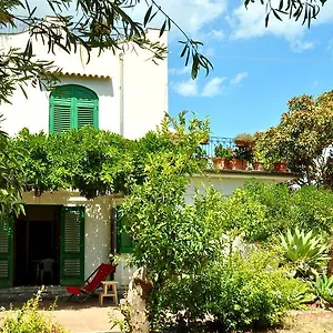  Appartamento Seafront Garden House Italia